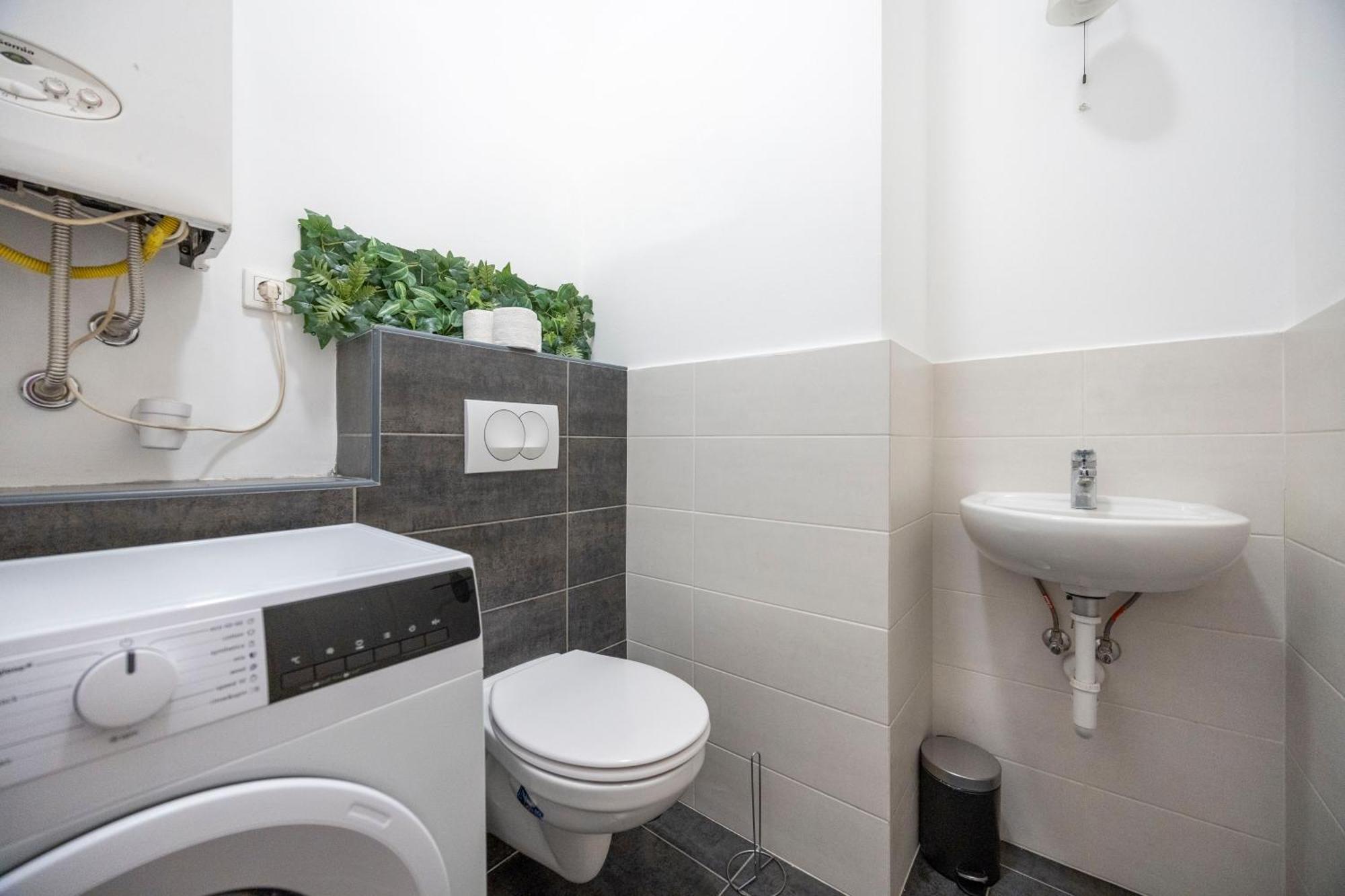 Explore Budapest From A Central Cozy Home & Sweet Retreat Bagian luar foto